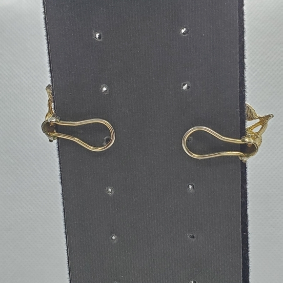 Vintage Rose Clip on Earrings- Brass and Rhinestone - Picture 5 of 8